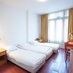 Delta Center 3*