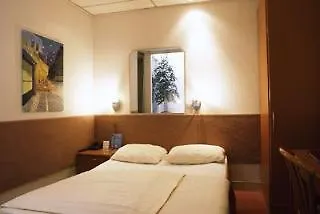 Delta Center 3*