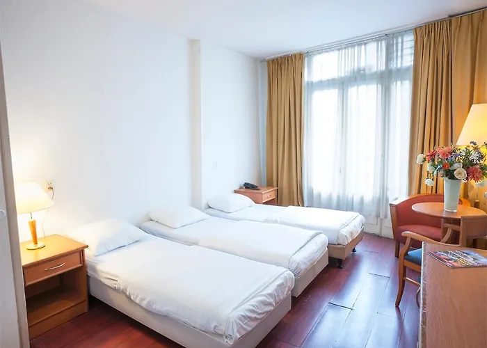 デルタ シティ センター 3*