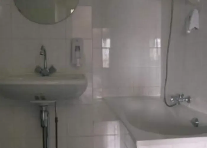 デルタ シティ センター 3*