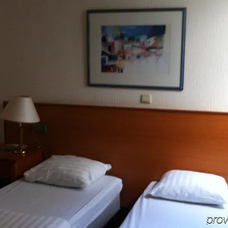 Delta Center Отель Амстердам
